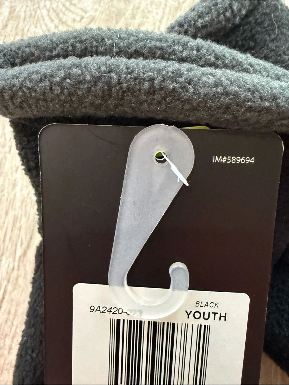 Nike Youth Black Fleece Gloves with Swoosh
